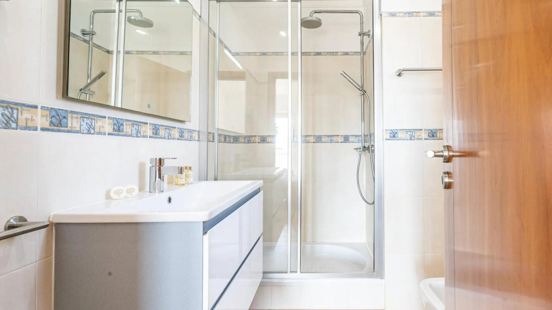 Villa Ribeiro By Hellovacations Albufeira